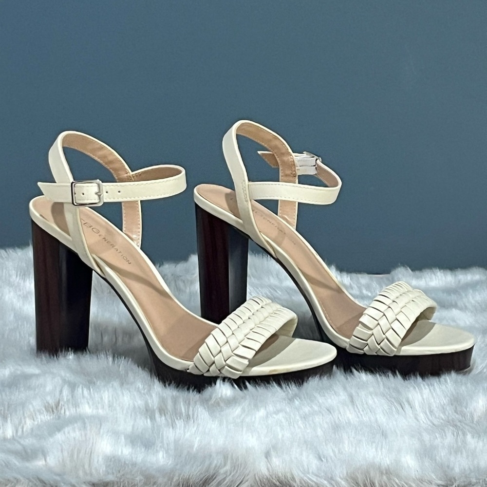 Bcbgeneration Orbela Platform Sandal - image 4